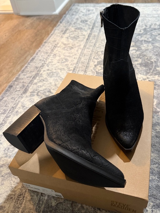 Steve Madden Shoes - Steve Madden Black Suede Pointed Block Heel Ankle Boots